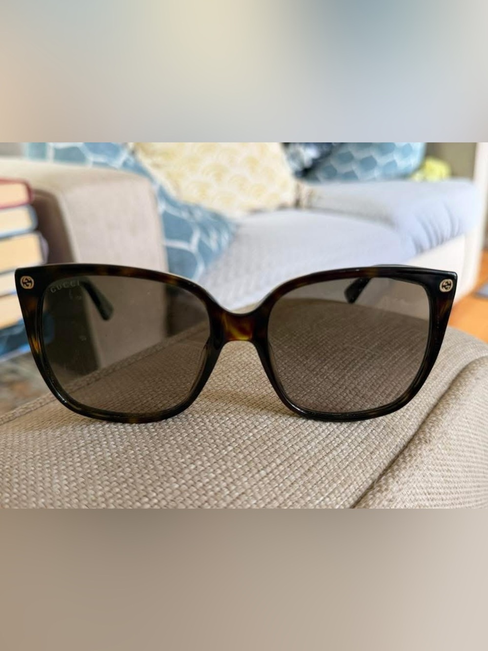 Gucci Bee Authentic Tortoiseshell Oversized Cat-Eye Sunglasses - Dark Brown Lens